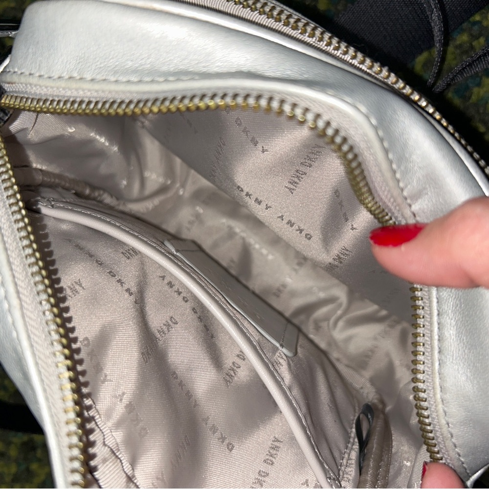 DKNY Abby Camera Shoulder Bag Handbag Silver Faux Leather - Picture 7 of 10